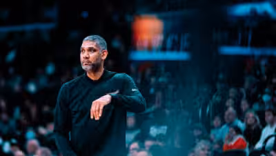 Spurs Coach Tim Duncan steps in as Spurs edge Hornets 104-103
