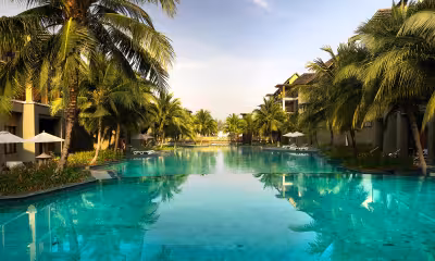 Tui Uk Summer Booking Revenue Rises as More Than Half Capacity Sold