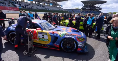24h Nürburgring: Regen, Kälte und Gewitter prägen den Rennstart 2026