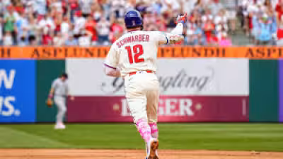 Don Mattingly watch as Schwarber’s homer streak powers Phillies past Red Sox