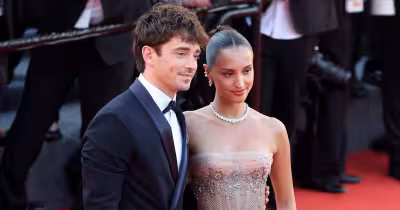 Natasha Andrews et Pierre Niney captent les regards à Cannes aux côtés de Leclerc