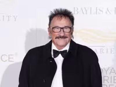 Paul Chuckle joins The Rise and Fall of Little Voice for National Theatre tour