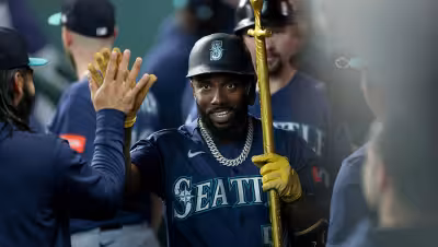 Seattle Mariners break out late behind Canzone's first grand slam