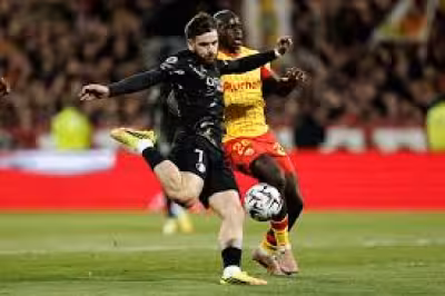 Achraf Hakimi y PSG sellan la Ligue 1 con triunfo 2-0 ante Lens