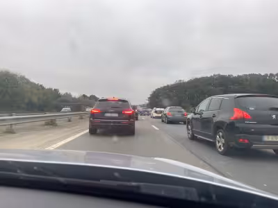 Autoroute A9 : un mort et un blessé après un choc voiture-poids lourd à Treilles