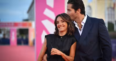 Alexandre Kominek parle de Florence Foresti, de leur couple discret et de leur âge