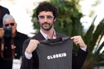 Diego Calva celebra el estreno de 'Club Kid' con ovación en Cannes