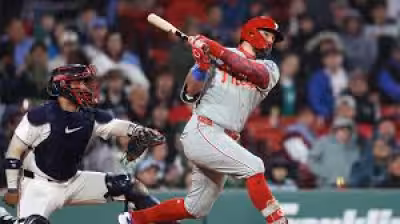 Kyle Schwarber Stats Fuel Phillies’ 3-1 Win Behind Late Power in Boston