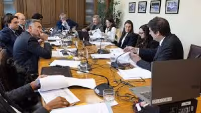 Senador impulsa Escuelas Protegidas con controles y sanciones en escuelas