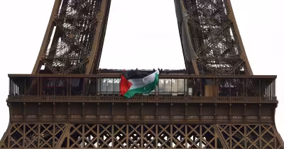 Tour Eiffel : six militants d’Extinction Rebellion interpellés après une action pro- palestinienne