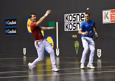 Iñaki Artola y Unai Laso abren la semifinal del Manomanista en Atano III