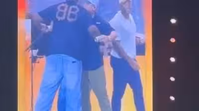 Luke Combs remplit Lambeau Field pour sa première soirée de concerts consécutifs