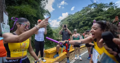 Alexandra Fuentes celebra con orgullo el relevo de Miranda Bernier en Kilómetros de Cambio
