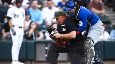 Cubs Sox umpire Brian O’Nora out indefinitely after foul ball concussion