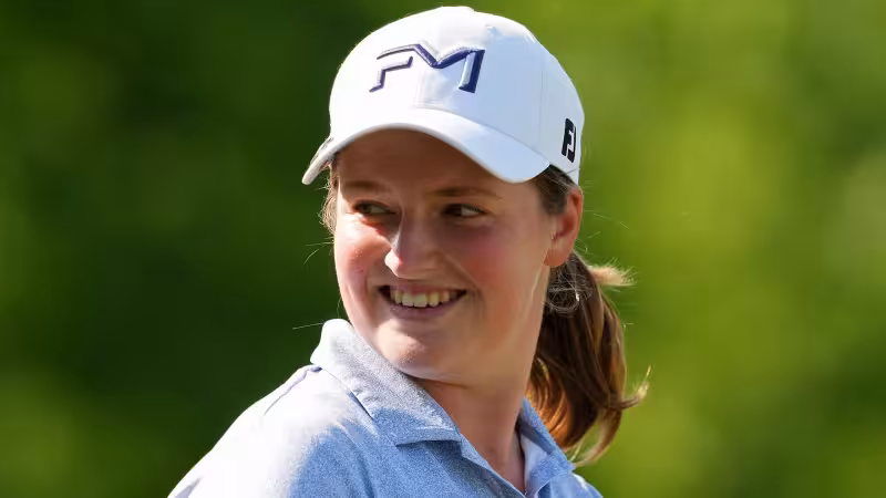 Lottie Woad grabs three-shot lead into final round in Ohio