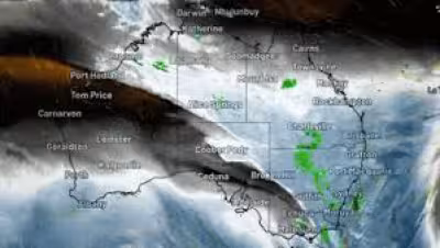 Gold Coast Flooding risk rises as Brisbane cops 74mm in unseasonable rain