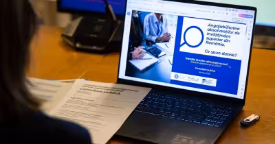 Absolvenţii promoţiei 2026 pot primi șomaj dacă se înscriu în 60 de zile