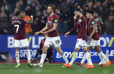 Posiciones De Premier League: West Ham kämpft gegen Abstieg, Europa offen