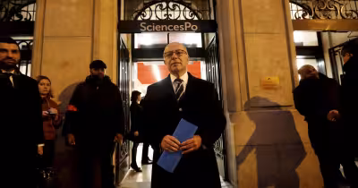 Premier Ministre : Bernard Cazeneuve affiche ses ambitions pour 2027