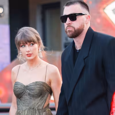 Taylor Swift porte le bijou opale acheté pour 125 000 $ à New York