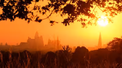 Climate report says UK homes need air conditioning as heatwaves intensify