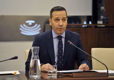 Extremadura: PP y Vox endurecen el acceso a ayudas con arraigo y residencia real