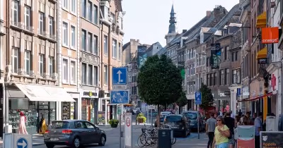 Namur: Feuerwehr sichert Optikgeschäft nach Stabilitätsproblem in Gemeinwand