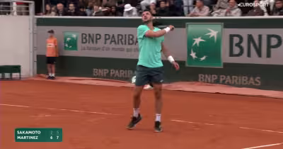 Pedro Martínez vence a Rei Sakamoto y un cruce tensa la previa de Roland Garros