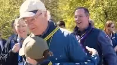 Carl Xvi. Gustaf besucht Pfadfindertag mit Prinz Alexander in Stockholm