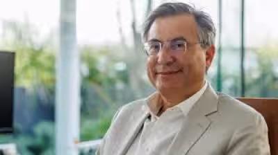 Chris Hohn becomes first British billionaire to give more than £1bn in a year