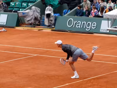 Galarneau fait tomber Barrena et poursuit sa route à Roland-Garros