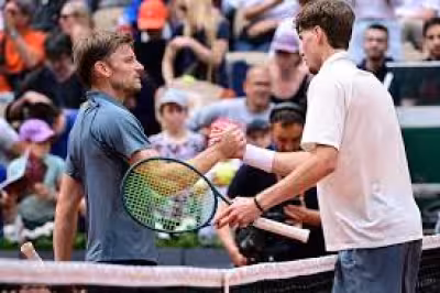 Toby Samuel stuns David Goffin to move within one win of French Open main draw