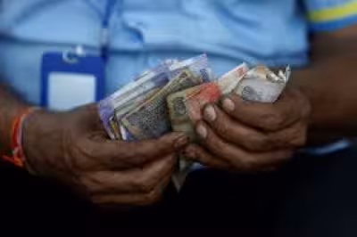 US-Iran-Krieg: Wird der Bank-Rupee bald 100 je US-Dollar erreichen?