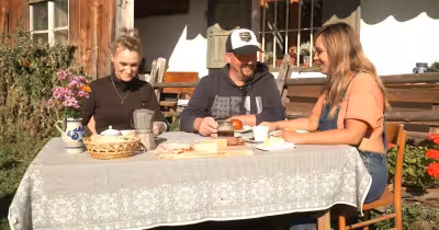 Bauer Sucht Frau (rtl): Jasmin bringt Andreas auf der Hofwoche ins Knistern