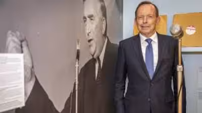 Tony Abbott set to become Liberal president in return to party role