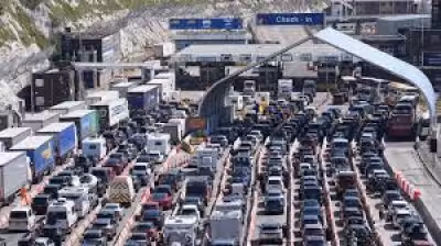 Dover warns of long border queues as EU checks hit holiday getaway