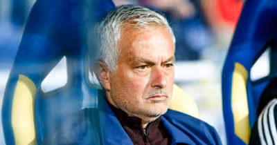 Uli Hoeneß stichelt bei Pokalfinale gegen Mourinho und Olise-Gerüchte