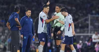 Adalberto Carrasquilla challenge sparks debate after Paradela leaves injured