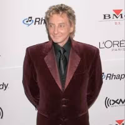 Barry Manilow says lung cancer treatment was successful after surgery