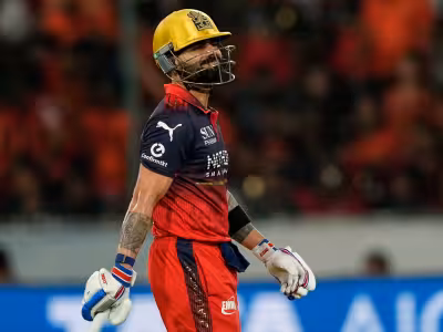 Travis Head, Kohli refuse post-match handshake after Sunrisers beat RCB