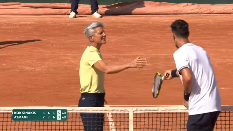 Kokkinakis fires up as ace dispute halts play in brief update