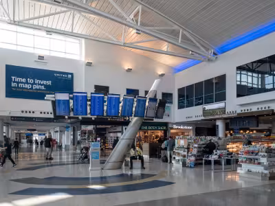 United Airlines Houston Flight Cancellations Spread as Rocky Mountain Snow Hits Travel