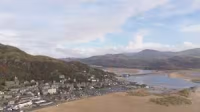 Barmouth beach death probe after man, 34, found in water
