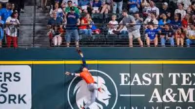 Astros Standings: Cam Smith stays hot despite loss to Rangers