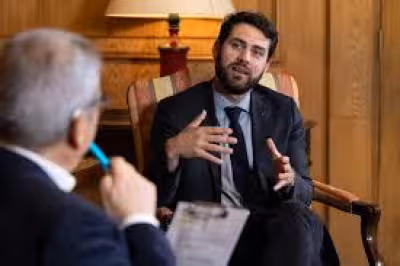 Senado De Chile: Ibáñez kritisiert Zentralismus und Kürzungen für Valparaíso