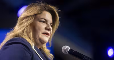 Jenniffer González firma ley para parejas consensuales y veta el PS 276