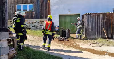 Einsätze Oö: Holzstapelbrand in Edlau rasch unter Kontrolle