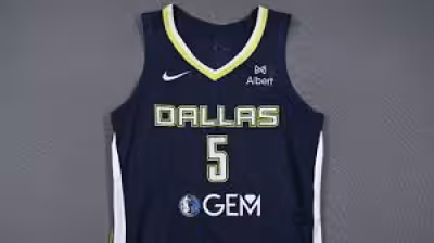 Paige Bueckers debut jersey sells for $64,720, sets WNBA record