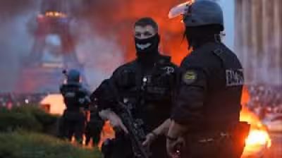 Paris Riots: More than 400 arrested after PSG beat Arsenal