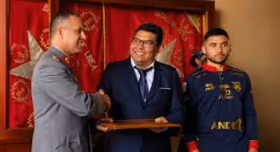 San Marcos De Arica präsentiert neues Trikot zum Morro-de-Arica-Gedenken